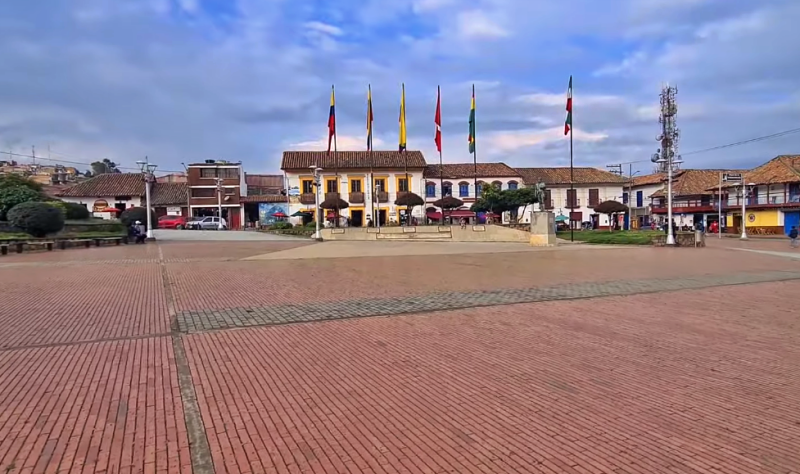 Plaza-de-la-independencia-de-Zipaquira-Cundinamarca-Colombia
