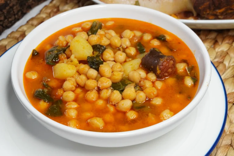Guiso-de-garbanzos-con-carnes-y-verduras-2-scaled
