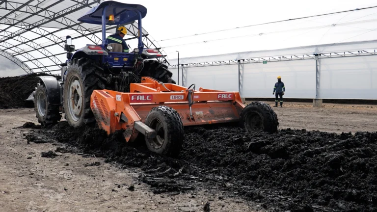 2UCTXFLDTNDZBJ33PRVRHBE35I (1)