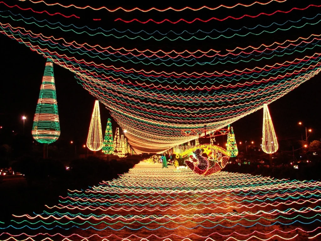 colombia-christmas-lights-alumbrados-in-medellin