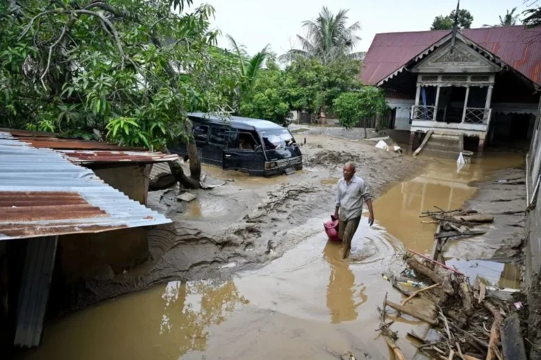 inundacion-meureeudu-indonesia