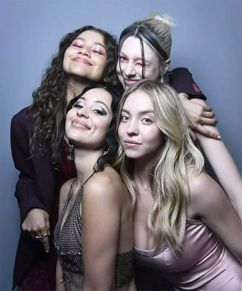 2108434685-euphoria-8