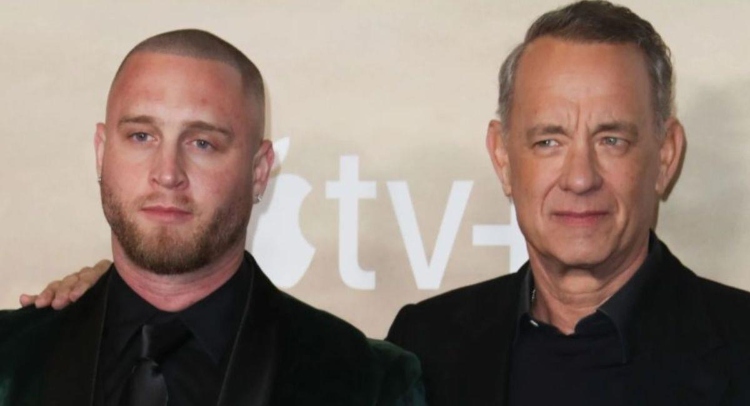 El-hijo-de-Tom-Hanks-recupera-su-libertad-tras-quedar-_varado_-en-Medellin-por-un-lio-migratorio