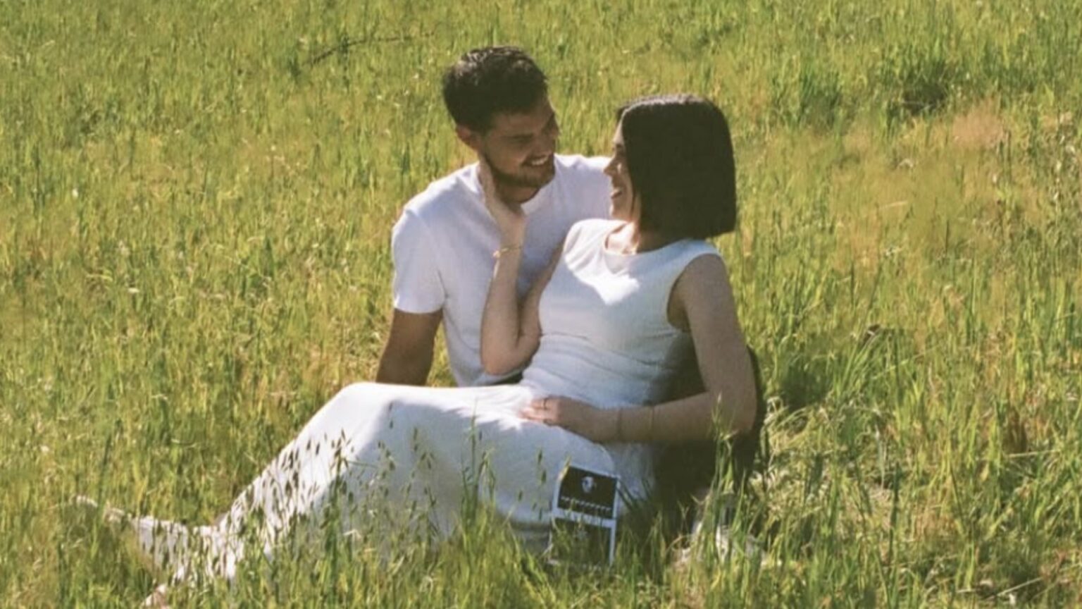 el-actor-de-crepusculo-taylor-lautner-y-su-esposa-tay-estan-esperando-a-su-primer-hijo-cuando-nacera-su-bebe