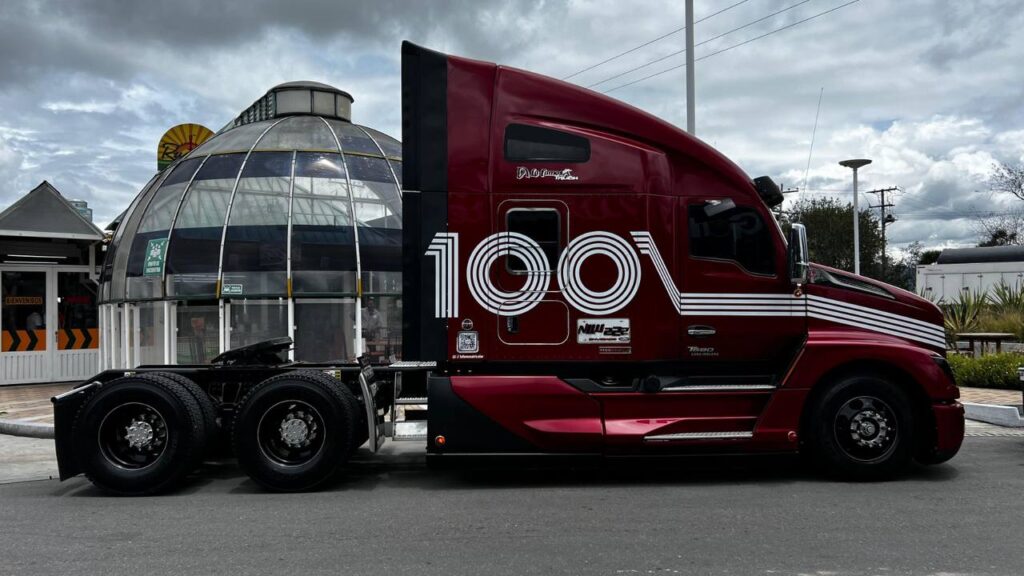 photo_5028822670128122885_y