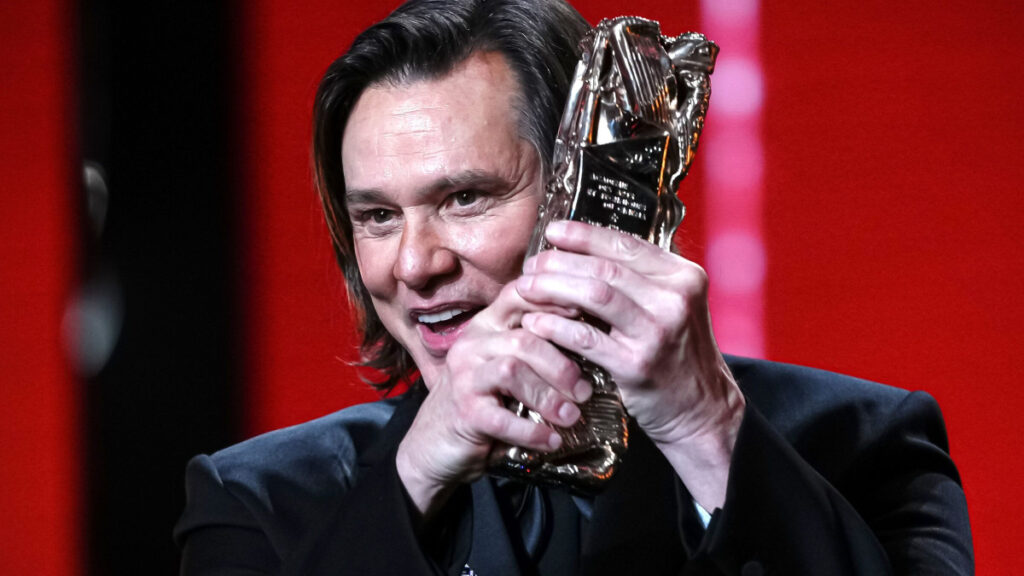 video-jim-carrey-omaggiato-dal-cinema-francese-durante-c-creative-commons_3198791