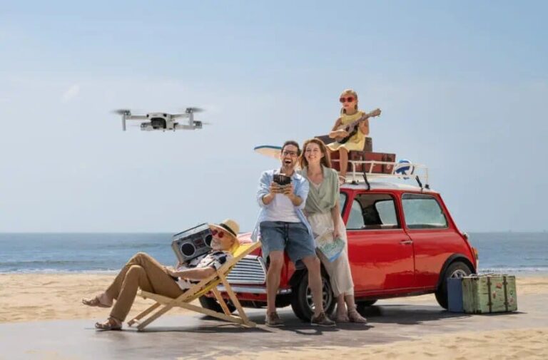 DJI-Mini-2-gente-volando-drone