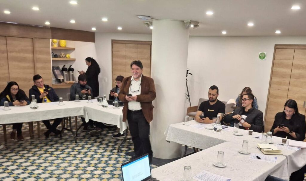 photo_5114293318182440050_y