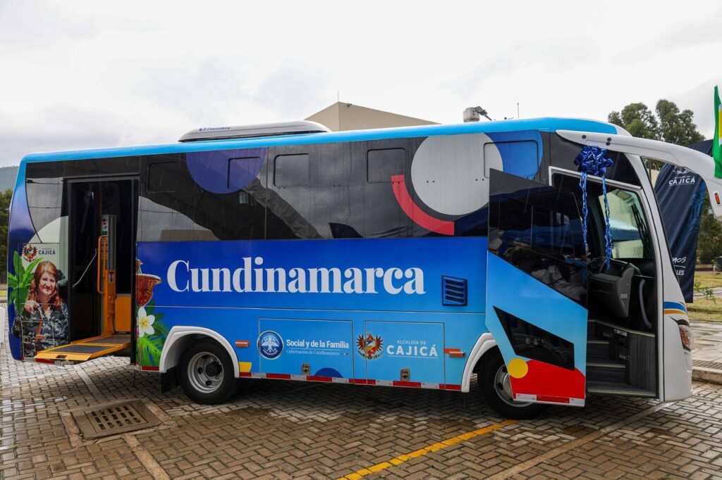 photo_5129932853180304699_y