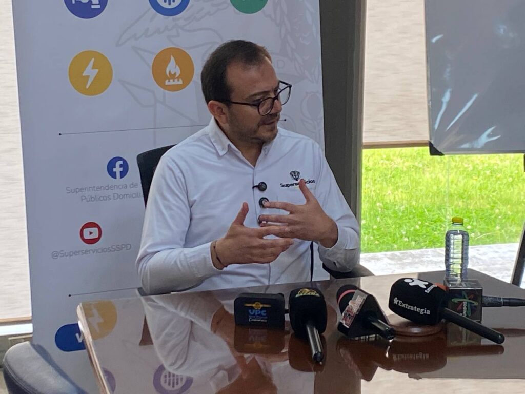 photo_5156625589593640096_y