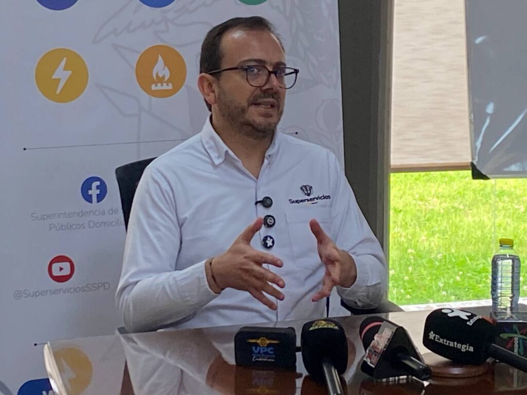 photo_5156625589593640099_y