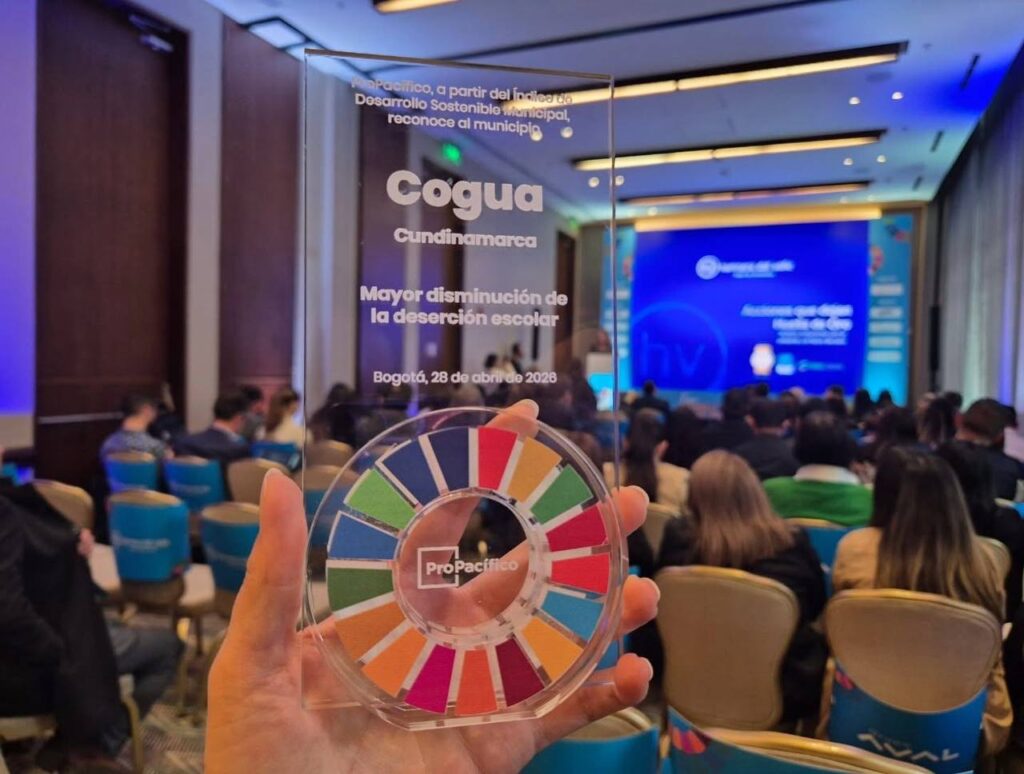 photo_5156625589593640116_y