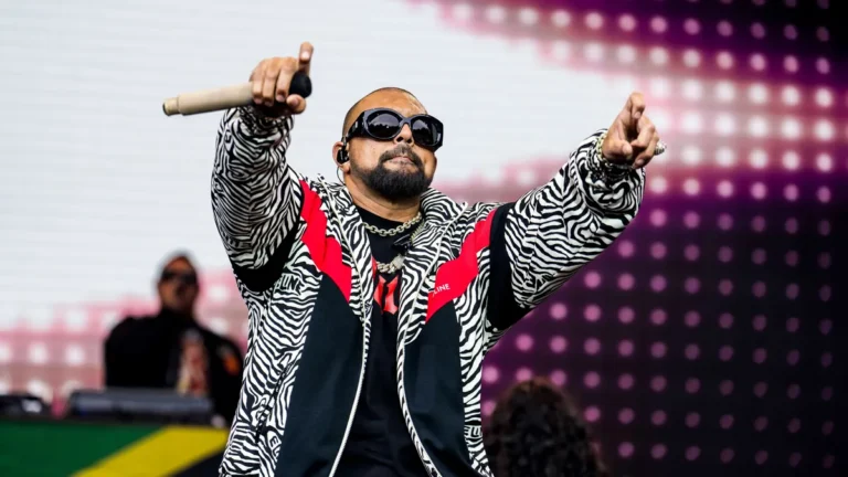 sean-paul-bei-einem-konzert-in-daenemark-archivbild-am-19-juni-tritt-der-52-jaehrige-auf-der-parkbuehne-hannover-auf