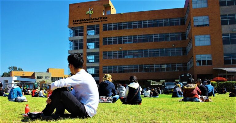 Inscripciones-gratuitas-y-descuentos-para-estudiantes-nuevos-en-UNIMINUTO-sede-Zipaquira-1024x536