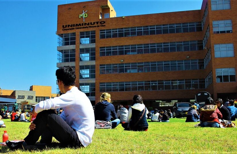 Inscripciones-gratuitas-y-descuentos-para-estudiantes-nuevos-en-UNIMINUTO-sede-Zipaquira-1024x536