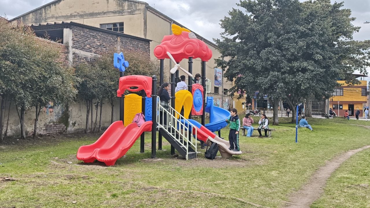 photo_4913429530383420523_y